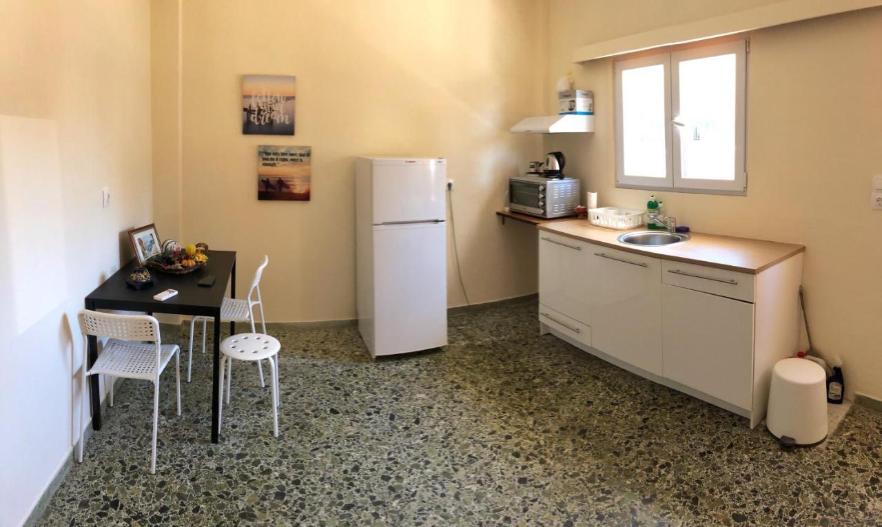 Blue Air Apartment 1Minute From Sea, 15 Min From The Airport Artemis City Center Екстер'єр фото
