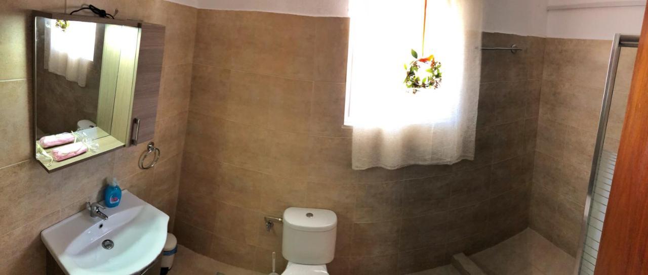 Blue Air Apartment 1Minute From Sea, 15 Min From The Airport Artemis City Center Екстер'єр фото