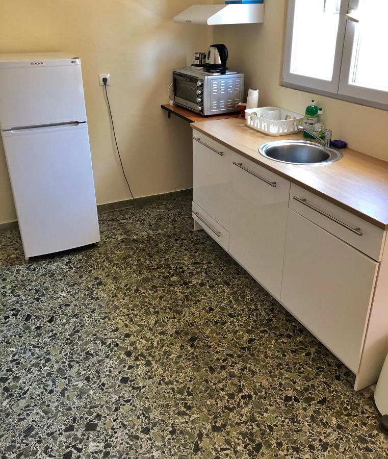 Blue Air Apartment 1Minute From Sea, 15 Min From The Airport Artemis City Center Екстер'єр фото