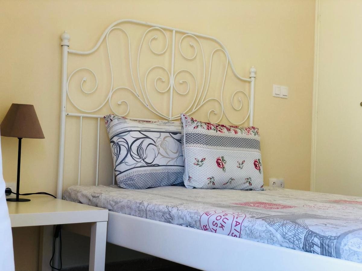 Blue Air Apartment 1Minute From Sea, 15 Min From The Airport Artemis City Center Екстер'єр фото